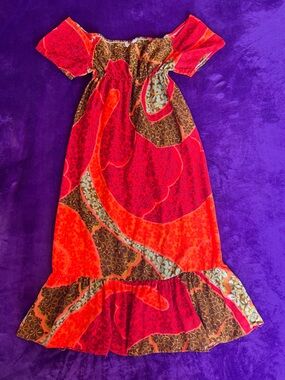 Vintage Hawaiian Muumuu Dress Red Orange Cream Brown Flower Print Size S/M